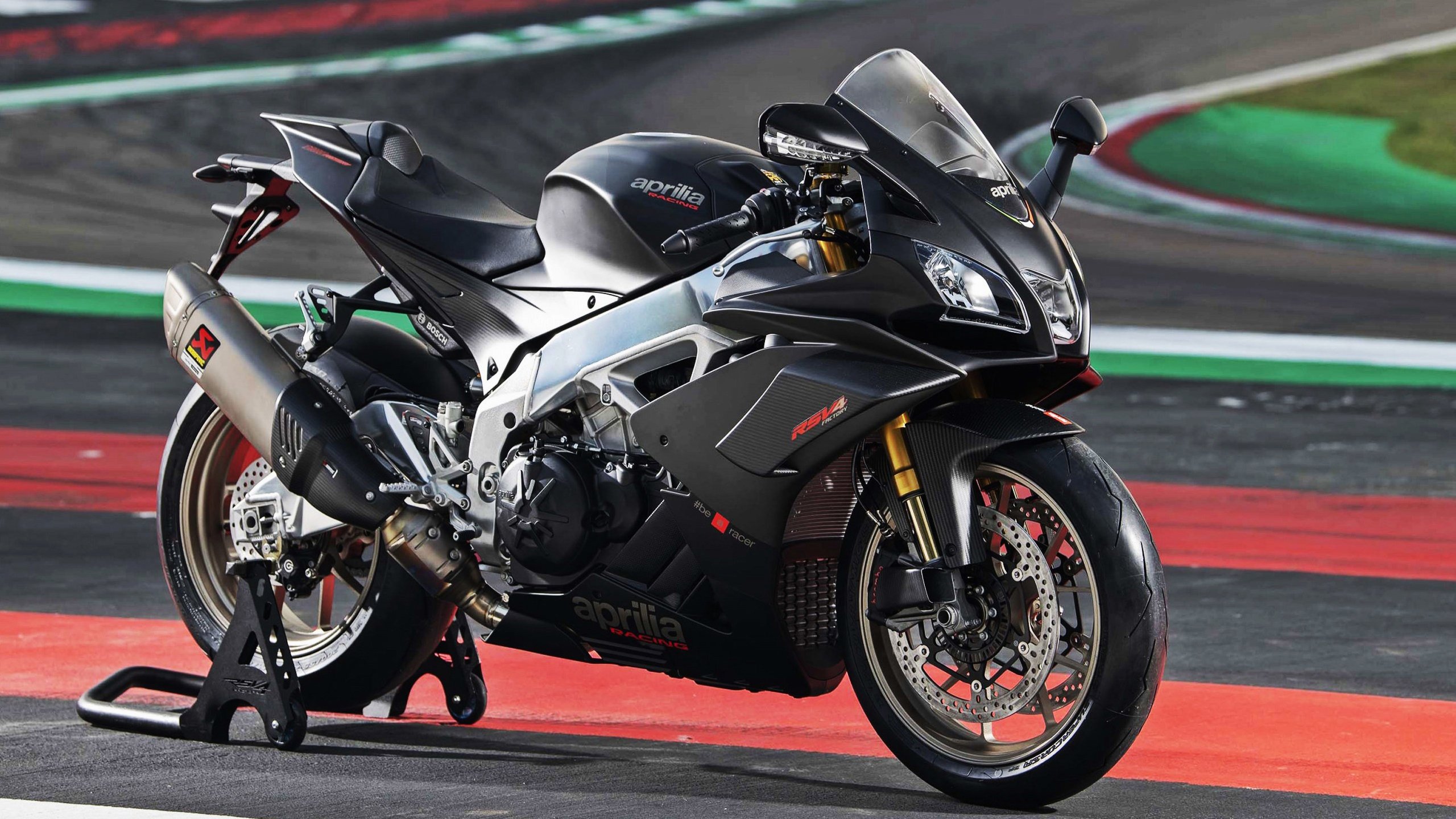 开云体育官方入口-欧洲杯冠军悬念:战术演绎与临场应变的完美结合,欧洲杯冠军猜测